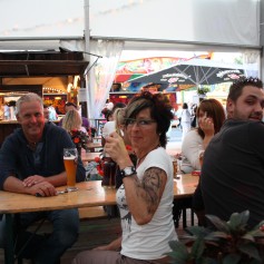 fans_wein_zelt_ron_paulik_hannover_schuetzenfest_2014_01