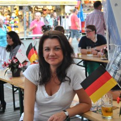 fans_wein_zelt_ron_paulik_hannover_schuetzenfest_2014_06