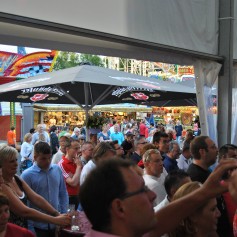 fans_wein_zelt_ron_paulik_hannover_schuetzenfest_2014_07