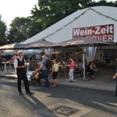 schuetzenfest_ron_paulik_wein_zelt_01