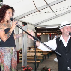 ron_paulik_backroundsaengerin_schuetzenfest_2014