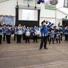 fanfarenkorps_alt_laatzen_zu_gast_bei_ron_paulik-01