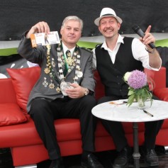 ron_paulik_mit_1.vorsitzender_usg_ahlem