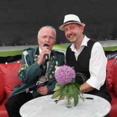 zu_gast_auf_dem_popsofa_bei_ron_paulik_schuetzenfest_2014